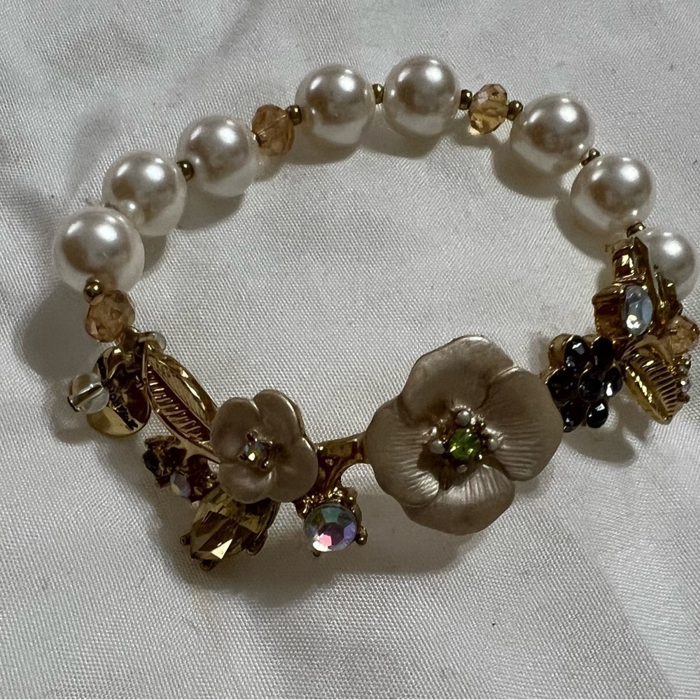 Betsey Johnson Gold and White Pearl Bracelet with Floral Centerpiece